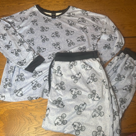 Disney Women’s Pajama Set - Light‎ Blue with Mickey Mouse - Picture 2 of 6